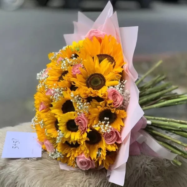 Bouquet de girasoles y rosas