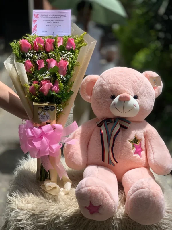 Ramillete en rosas rosadas con Caja de Chocolates Ferrero Rocher y Oso de peluche