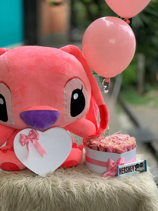 Caja Corazon de rosas con chocolatina Hershey's, globo con helio y peluche